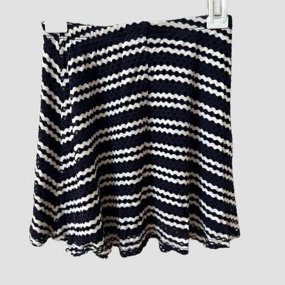 AQUA DARK NAVY & WHITE FLARED SKIRT SIZE GIRLS SIZE M - Picture 13 of 14